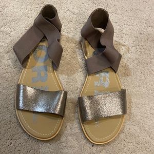 Sorel sandals metallic and suede size 9.5